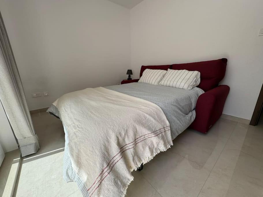Apartamento Modern Apartment, Large Backyard