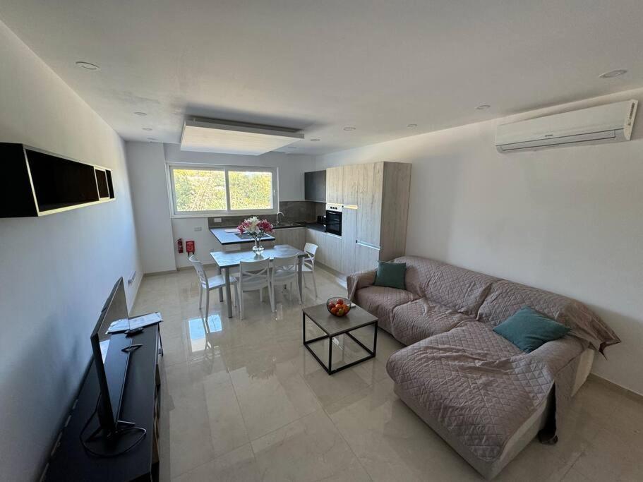 Modern Apartment, Large Backyard Apartamento Marsaxlokk